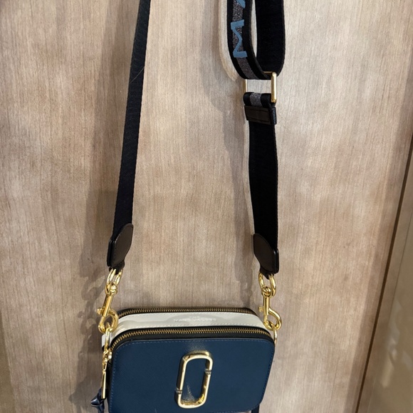 Marc Jacobs Side Bag- The Snapshot - Picture 9 of 9